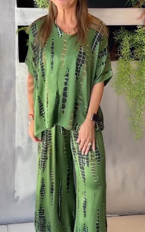 Emilia | Avslappnat tvådelat satinset med rund hals - Milafashion-se.com