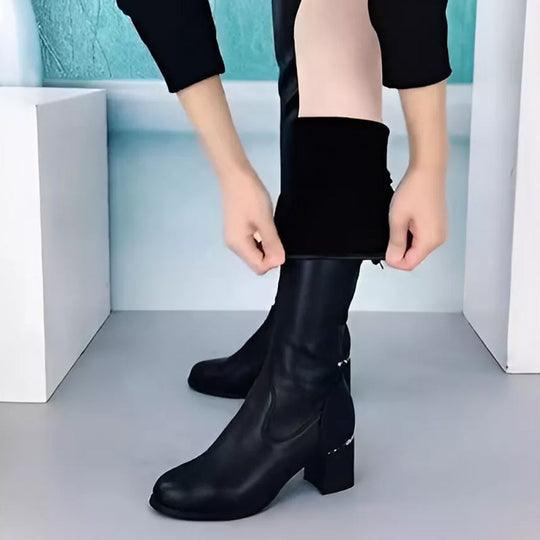 Elastiska mjuka varma bekväma stövlar